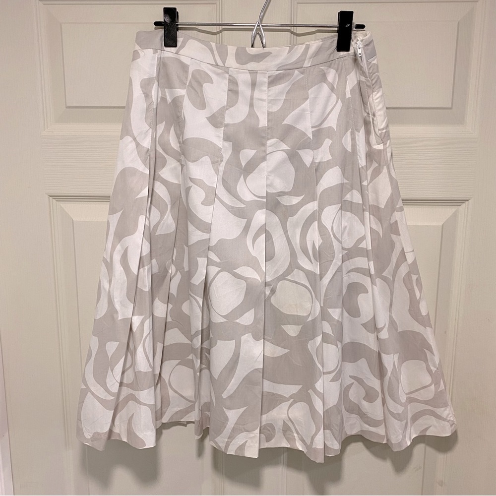 H&M pleated skirt size 8